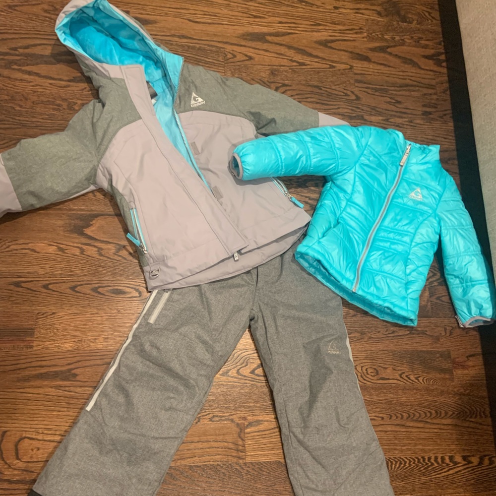 3 piece snow set. Pants jacket and inner puff jacket
